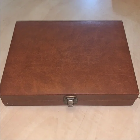 CCO Bundle @ambertrisann | Bon Voyage Shop & Share 12/7 @rockergirl717 - Picture 10 of 12